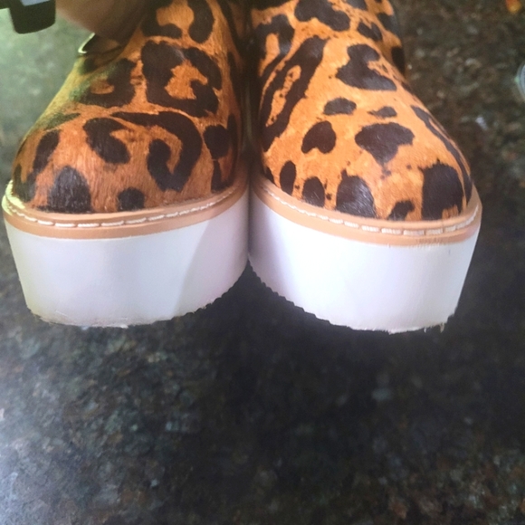 DKNY Leopard stack shoes - Picture 4 of 6